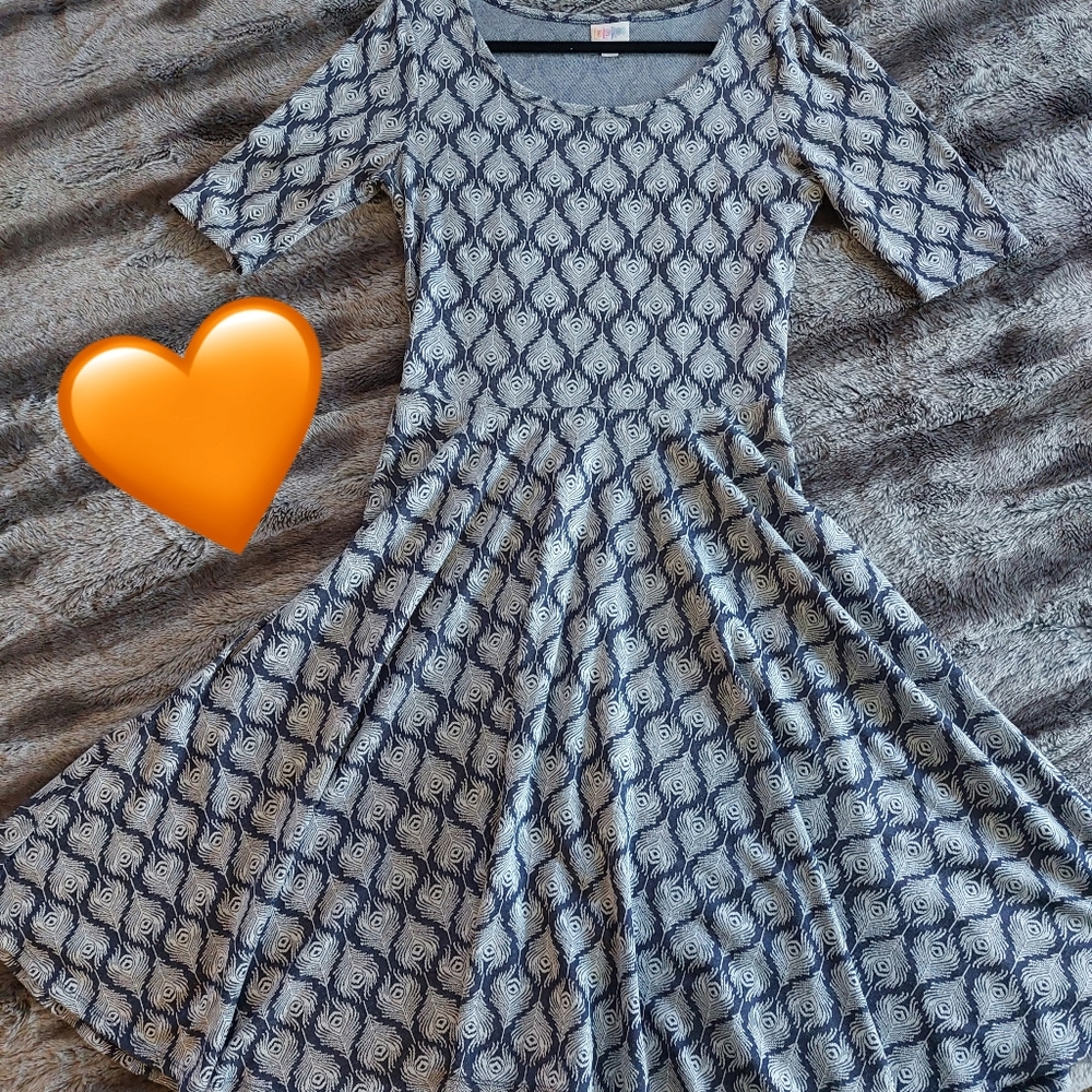 SUPER comfortable LuLaRoe Dress. Size L. Can fit M or L size.